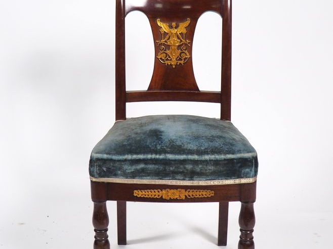 Suite de six chaises Empire en acajou et placage d'acajou, dossier ren