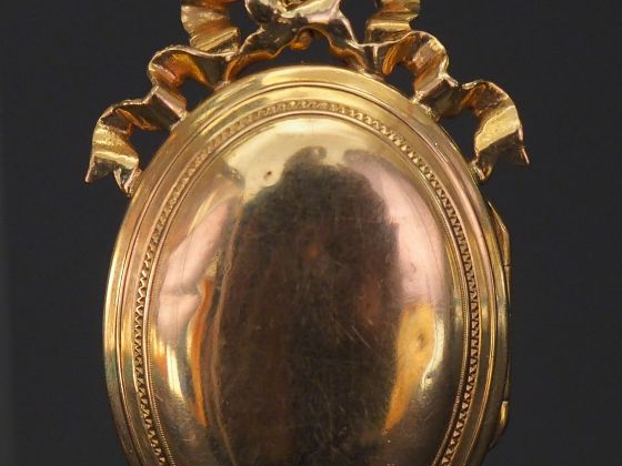 Pendentif porte-photo Napoléon III de style Louis XVI en or jaune, à d