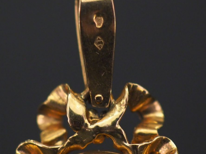 Pendentif porte-photo Napoléon III de style Louis XVI en or jaune, à d
