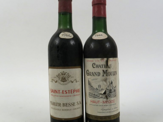 Vente aux enchères 2 BOUTEILLES: 1 CHÂTEAU GRAND MOULIN HAUT MEDOC 1966 HEP/ETA - 1 SAINT