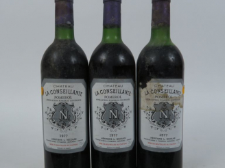 Vente aux enchères 3 BOUTEILLES CHÂTEAU LA CONSEILLANTE POMEROL - 1977 - 1 LB/1 HEP/1 ETL