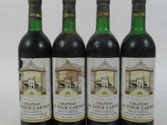 Vente aux enchères 4 BOUTEILLES CHÂTEAU LA TOUR CARNET HAUT MEDOC - 1978 - 2 LB/1 HEP/1 E