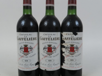 Vente aux enchères 3 BOUTEILLES CHÂTEAU LA GAFFELIERE 1er GCC SAINT EMILION - 1979 - 2 EA