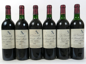 Vente aux enchères 6 BOUTEILLES LA DEMOISELLE DE SOCIANDO MALLET - 1993 - 2 BG/1 LB/1 HEP