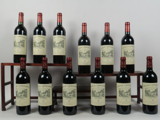 Vente aux enchères 12 BOUTEILLES CHÂTEAU CARBONNIEUX PESSAC LEOGNAN - 2001
