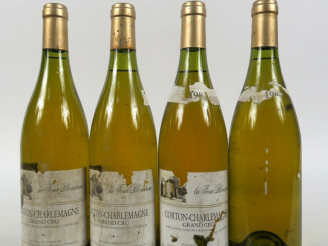 Vente aux enchères 4 BOUTEILLES CORTON CHARLEMAGNE LA TOUR BLONDEAU GC - PRESUMEES 1987 -