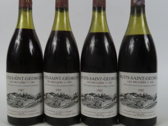 Vente aux enchères 4 BOUTEILLES NUITS SAINT GEORGES LES PRULIERS 1er CRU - 1982 - 3 à 4,5