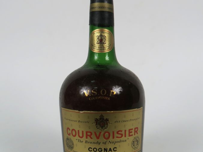 1 BOUTEILLE COGNAC COURVOISIER V.S.O.P. 40° - COFFRET