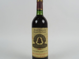 Vente aux enchères 1 BOUTEILLE CHÂTEAU L'ANGELUS GCC SAINT EMILION - 1982 - BG/ETLS