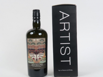 Vente aux enchères 1 BOUTEILLE ARTIST#6 PLUS DE 10 ANS DISTILLE EN 2001 59,2° - COFFRET
