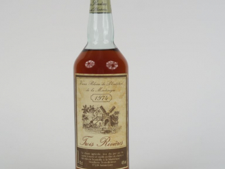 Vente aux enchères 1 BOUTEILLE VIEUX RHUM TROIS RIVIÈRES 45° - 1974