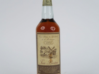 Vente aux enchères 1 BOUTEILLE VIEUX RHUM TROIS RIVIÈRES 45° - 1974