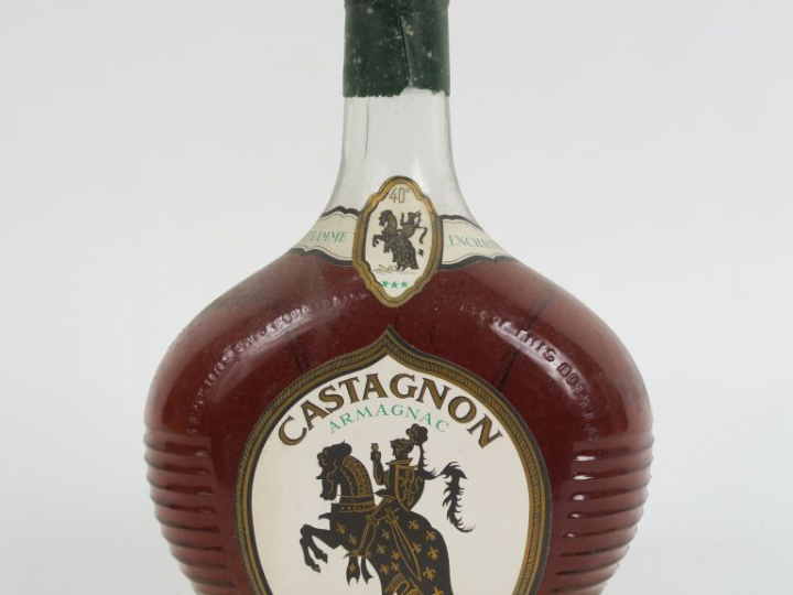 1 VIEILLE BOUTEILLE ARMAGNAC CASTAGNON