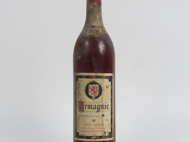 1 VIEILLE BOUTEILLE (1 L) ARMAGNAC CAVÉ FRÈRES '***'