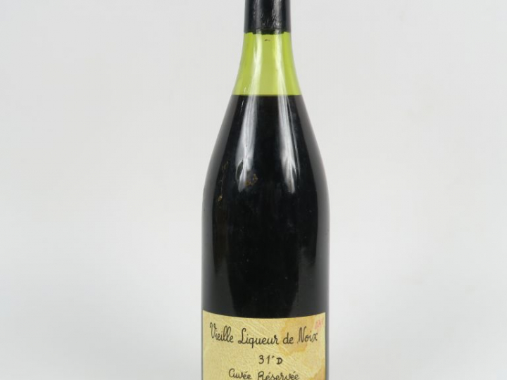 1 BOUTEILLE VIEILLE LIQUEUR DE NOIX J. SUDREAU 31°