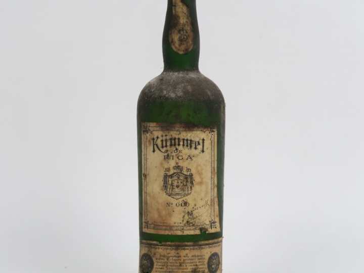 1 VIEILLE BOUTEILLE KUMMEL DE RIGA - BS