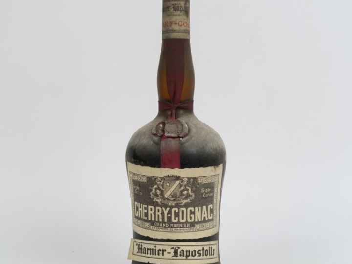 1 VIEILLE BOUTEILLE CHERRY COGNAC GRAND MARNIER - BS