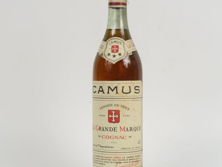 1 VIEILLE BOUTEILLE COGNAC CAMUS 'LA GRANDE MARQUE'