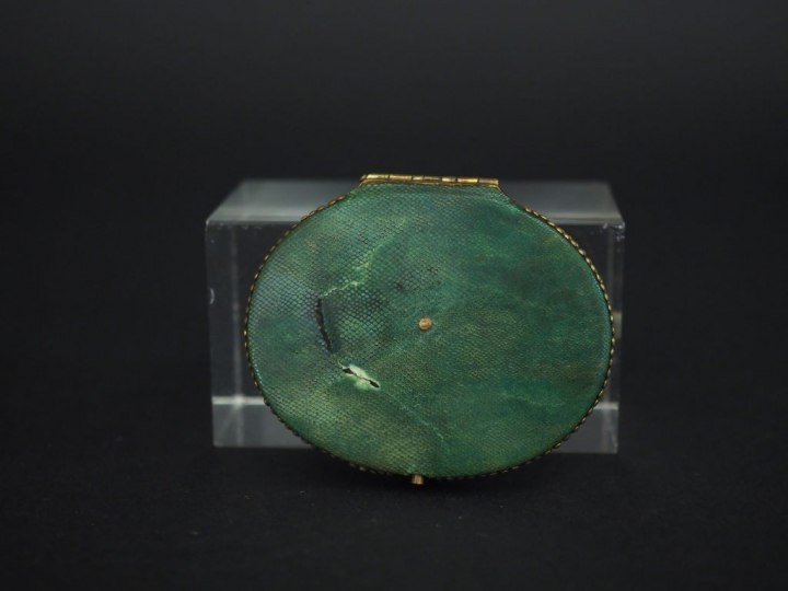 Miniature XVIIIème, "Portrait d'homme au jabot et habit rouge", dans s