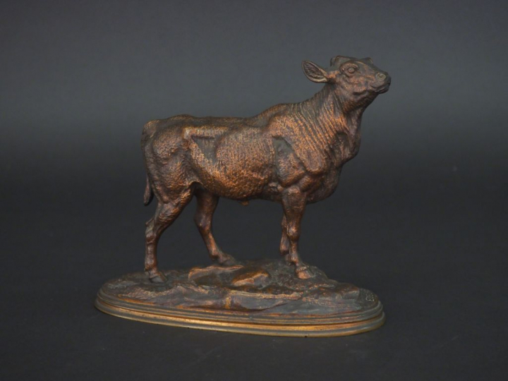 E. DELABRIERRE. "le veau".  Sujet en bronze à patine médaille. Signé. 