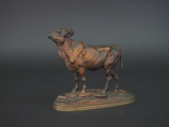 E. DELABRIERRE. "le veau".  Sujet en bronze à patine médaille. Signé. 