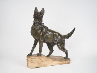 Vente aux enchères T. CARTIER.  "Chien loup". Grande sculpture en bronze à patine verte s