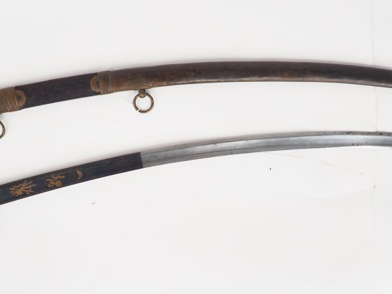 Sabre de luxe d’officier de cavalerie légère, monture en bronze fondu,