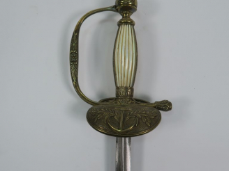 Vente aux enchères Belle épée à clavier époque Restauration/Empire monture en bronze doré