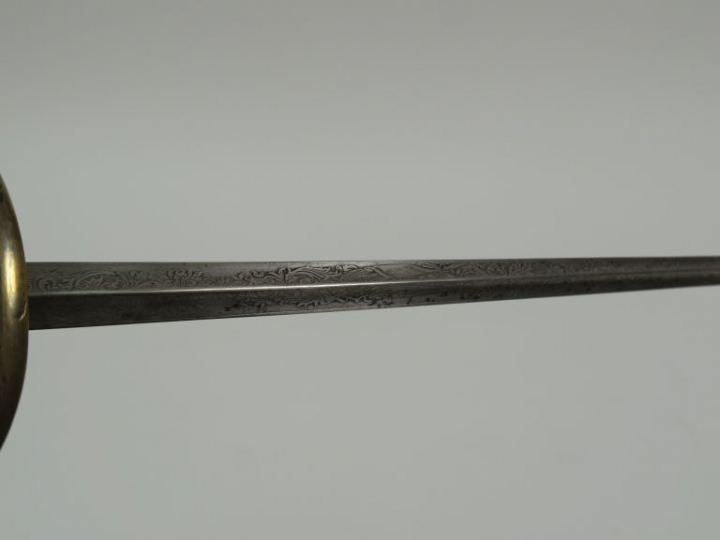 Belle épée d’officier époque Restauration. Monture en bronze fondu, po