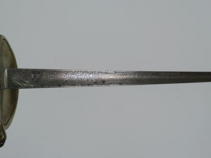 Belle épée d’officier époque Restauration. Monture en bronze fondu, po