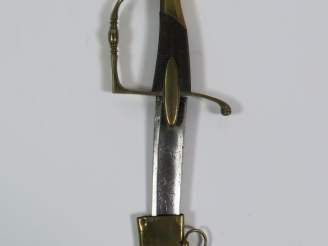 Vente aux enchères Sabre d’officier époque Consulat, monture en bronze fondu, calotte à c