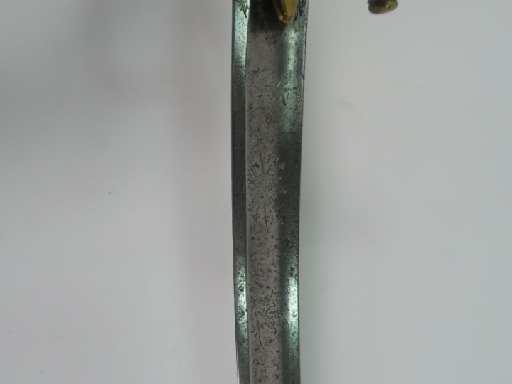 Sabre d’officier époque Consulat, monture en bronze fondu, calotte à c
