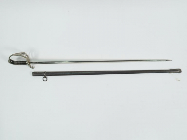 Sabre modèle 1882 d’officier d’infanterie, arme montée maillechort, fu