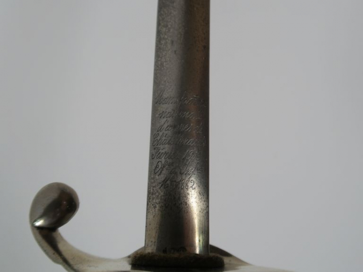 Sabre modèle 1882 d’officier d’infanterie, arme montée maillechort, fu