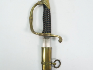 Vente aux enchères Sabre d’officier d’infanterie modèle 1821. Lame courbe à gorge et dos 