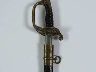 Vente aux enchères Sabre d’adjudant d’infanterie modèle 1845. Lame courbe à gorge et gout