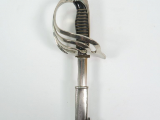 Vente aux enchères Sabre modèle 1882 d’officier d’infanterie, arme montée maillechort, fu