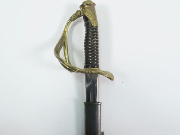 Sabre d’officier de cavalerie type 1822 d’achat privé. Monture en bron