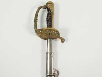 Vente aux enchères Sabre d’officier supérieur des chasseurs à pied, monture en bronze dor