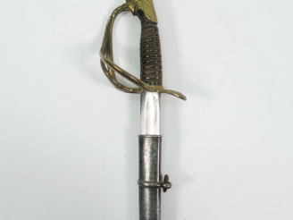 Vente aux enchères Sabre d’achat privé pour officier de cavalerie type 1882. Monture en b