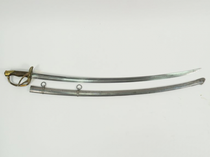 Sabre d’officier de cavalerie modèle 1822. Lame courbe à gorge et dos 