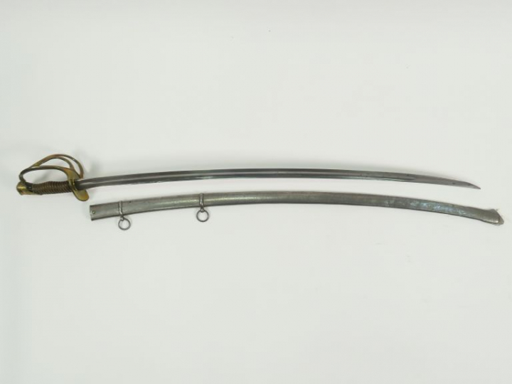 Sabre d’officier de cavalerie modèle 1822. Lame courbe à gorge et dos 