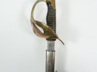 Vente aux enchères Sabre fantaisie de cavalerie modèle 1896. Monture lisse en alliage cui