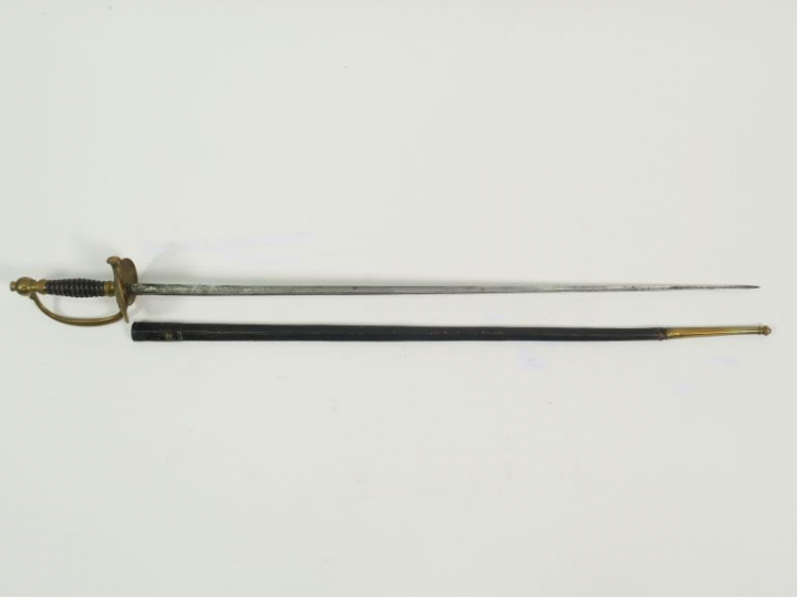 Epée à clavier (tangente de polytechnicien) lame à trois pans creux dé