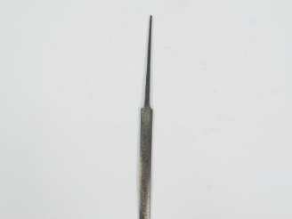 Vente aux enchères Lame nue pour une épée de section lenticulaire à deux gorges décalées 