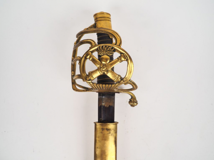Sabre dans l’esprit d’un sabre d’officier d’artillerie de la garde imp