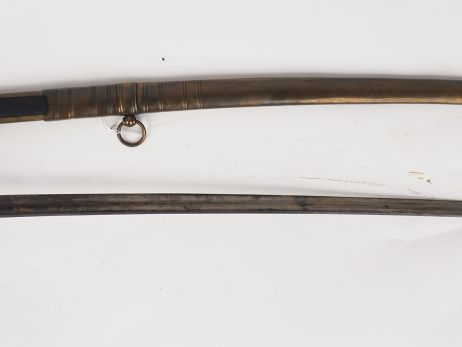 Sabre dans le goût des sabres tel que portés par les officiers des gre
