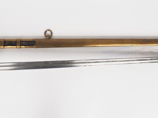 Sabre dans le goût des sabres tel que portés par les officiers des gre