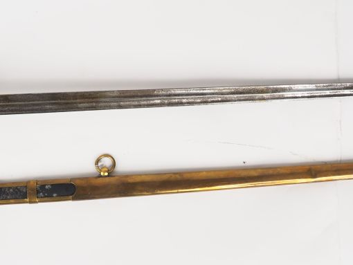 Sabre dans le goût des sabres tel que portés par les officiers des gre