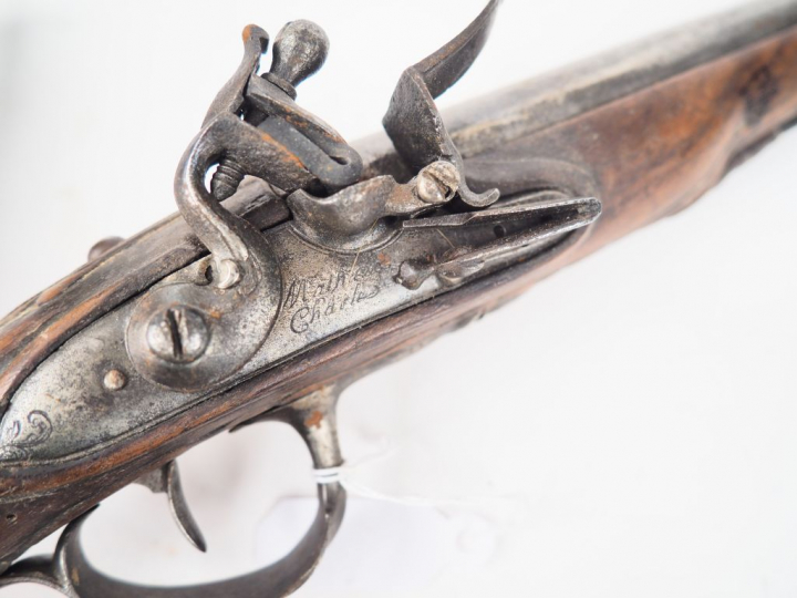 Paire de pistolets de demi-Arçon montés fer et au calibre de 38 balles